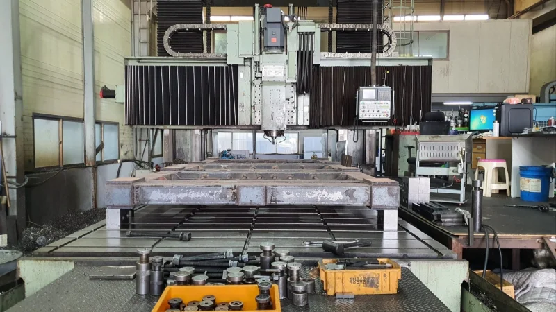 SNK CNC DOUBLE COLUMN  X 6350 AND Y 3000MM