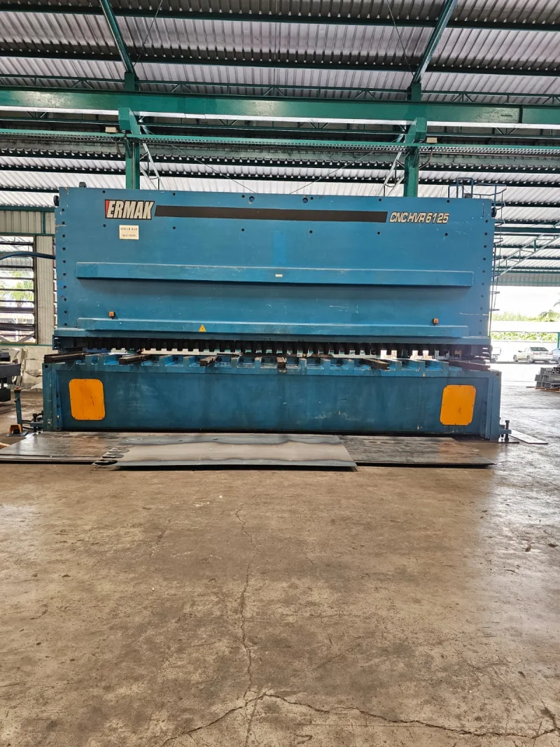 25MM X 6100MM LENGTH SHEARING MACHINE