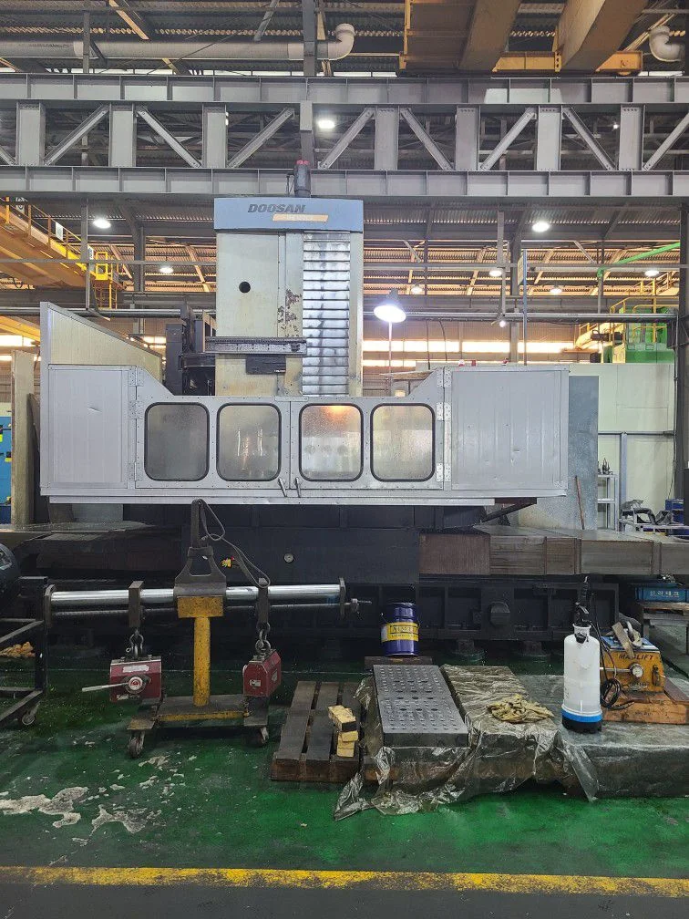 DOOSAN 3000MM BORER