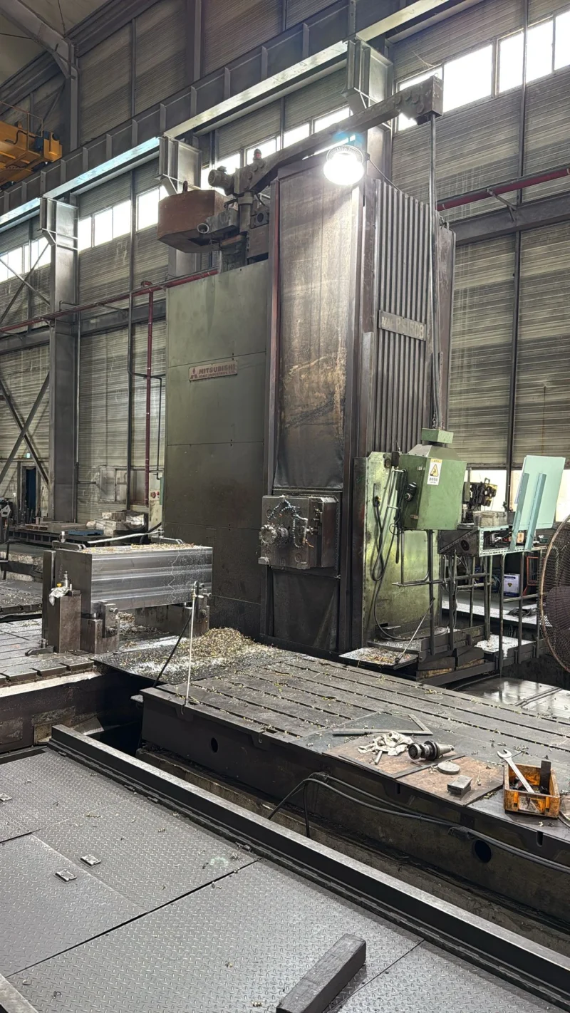 MITSUBHISHI FLOOR BORER 