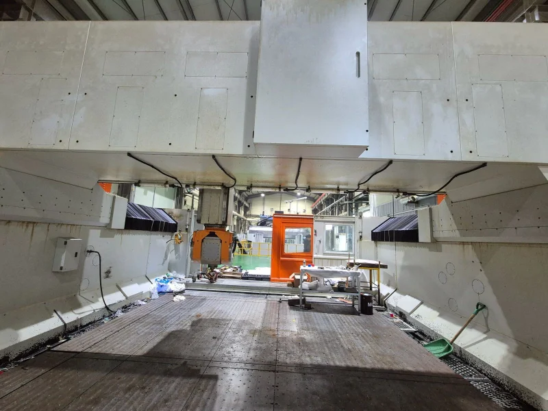 APEC 5-axis double column machining center (Gantry type)