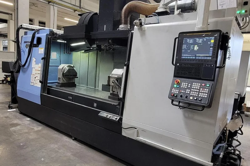 DOOSAN CNC vertical machining center